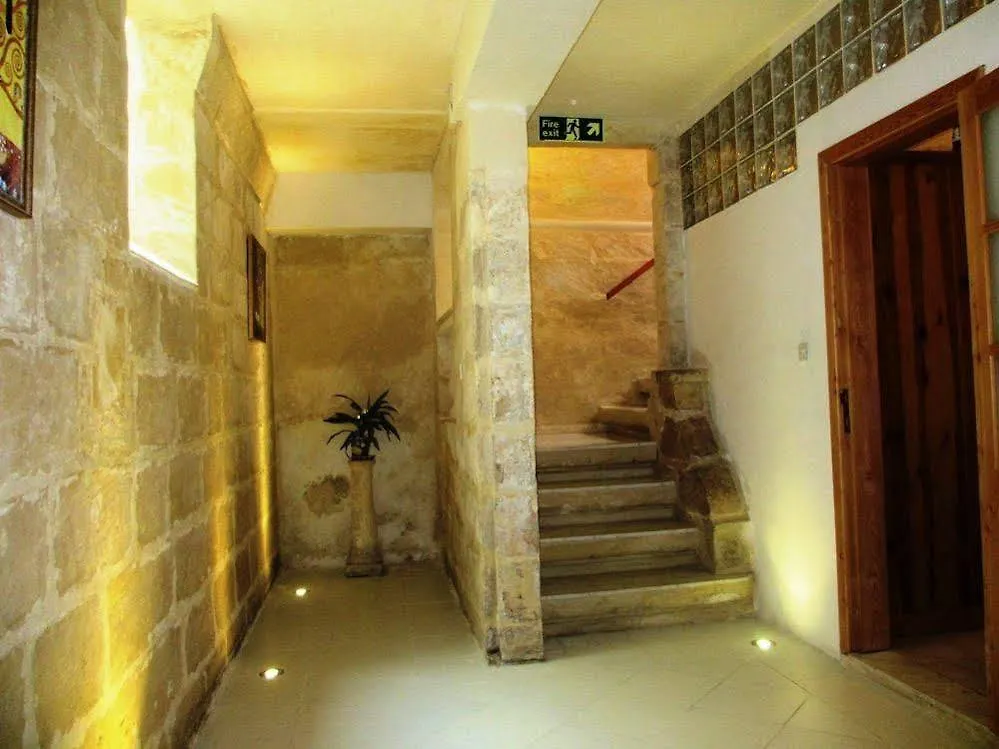 Charming Flat Near The Sea Apartment Sliema